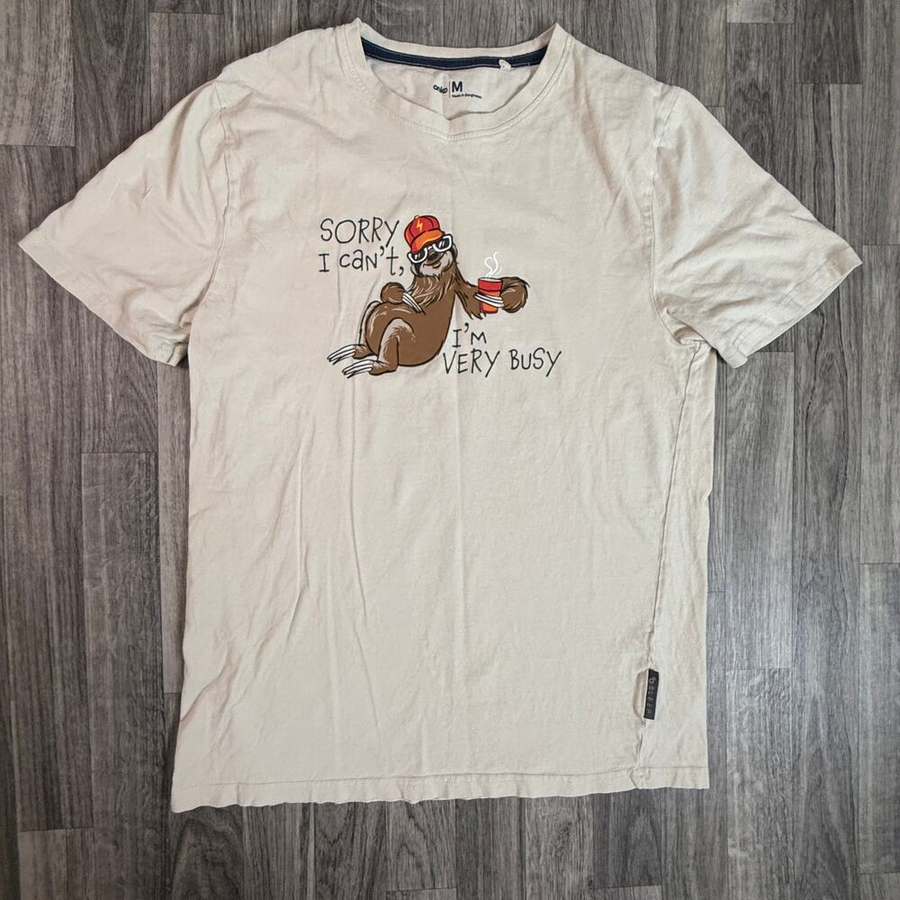 Anko Sleep Beige Sloth Graphic Tee “Sorry I Can’t, I’m Very Busy” Men’s M Funny